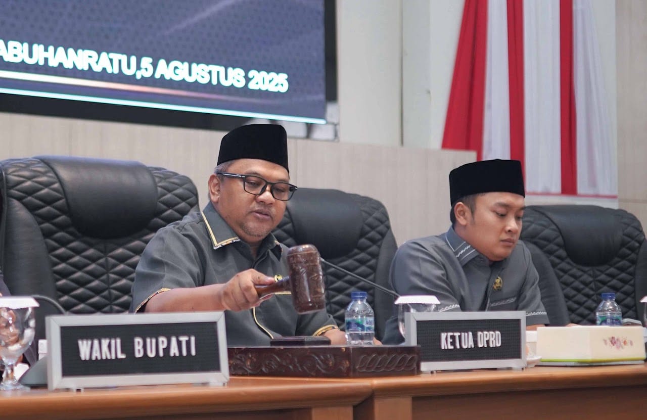 Ketua DPRD Budi Azhar Mutawali Pimpin Rapat Paripurna ke-29